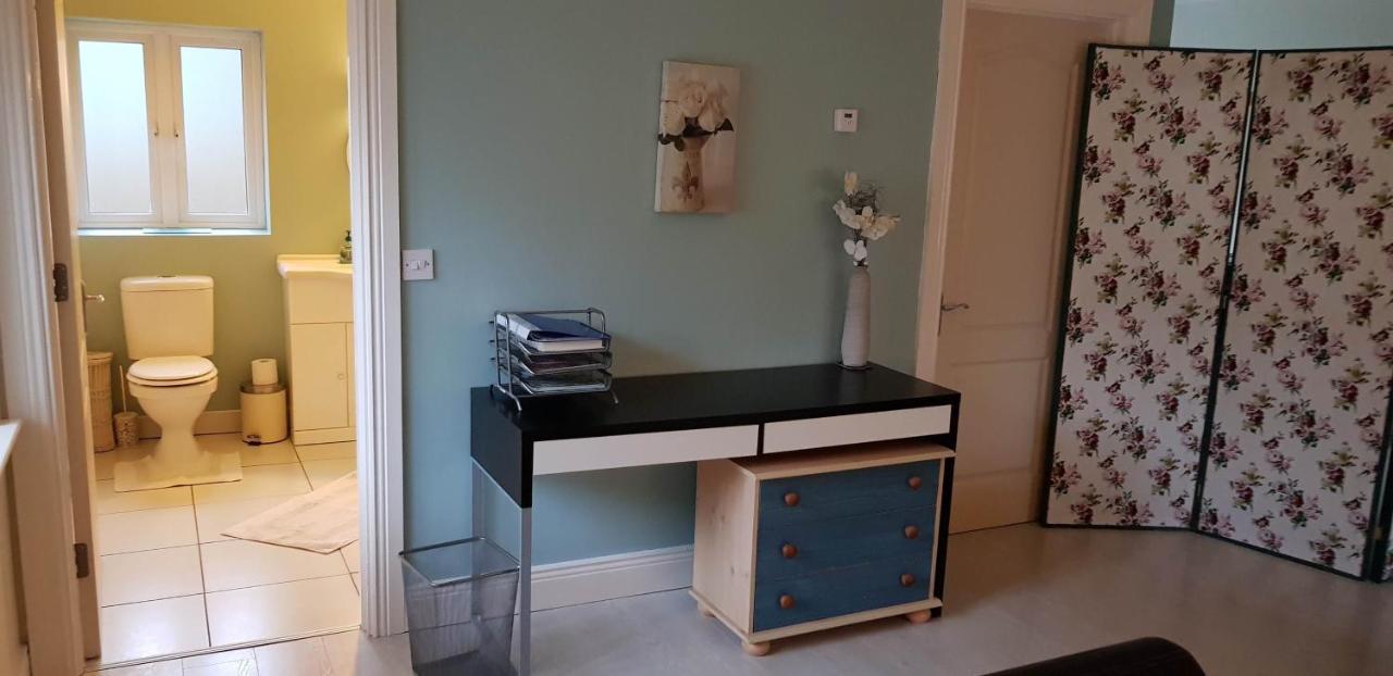 The Willow Room Ashford Екстер'єр фото