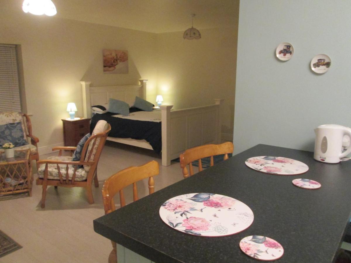 The Willow Room Ashford Екстер'єр фото